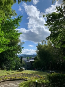 笠間日動美術館彫刻庭園空と雲Marijke